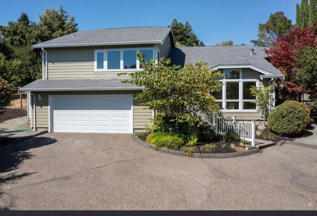 EXQUISITELY UPDATED RESIDENCE